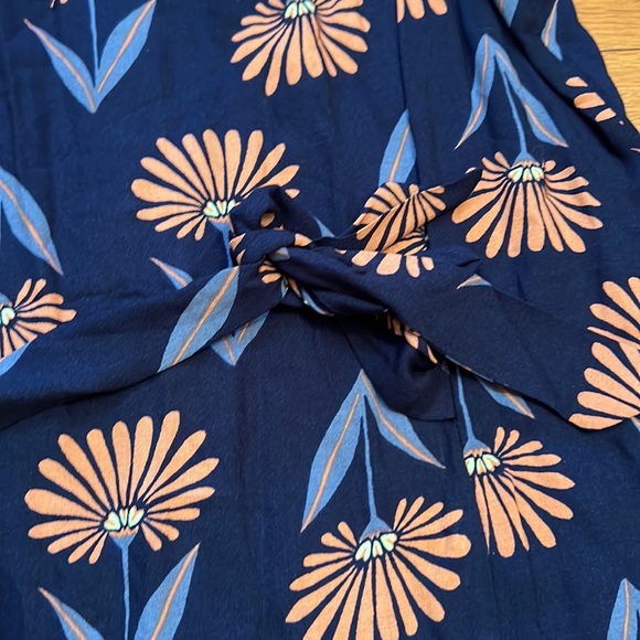 ModCloth Button Front Back Tie Floral Top, size Small - Picture 8 of 11